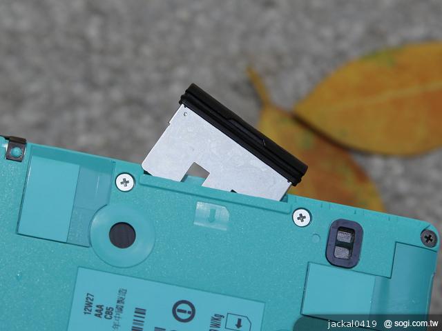 Sony XPERIA go 短小精悍的防水雙核智慧新選