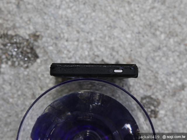 Sony XPERIA go 短小精悍的防水雙核智慧新選