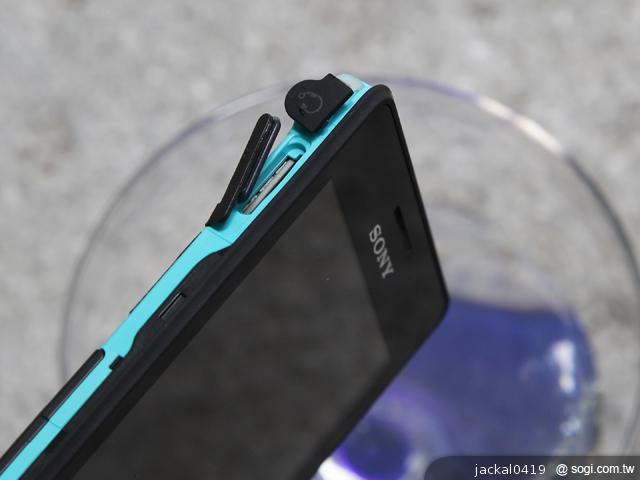 Sony XPERIA go 短小精悍的防水雙核智慧新選
