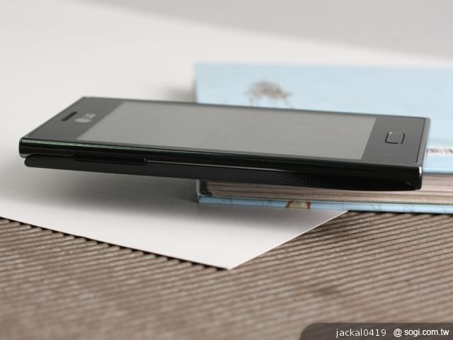 LG Optimus L5 簡約時尚的平價實惠智慧機 LG Optimus L5 簡約時尚的平價實惠智慧機