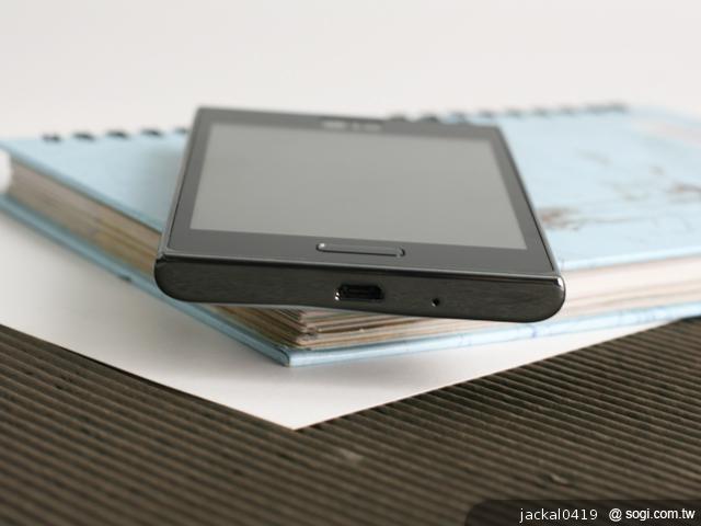 LG Optimus L5 簡約時尚的平價實惠智慧機 LG Optimus L5 簡約時尚的平價實惠智慧機