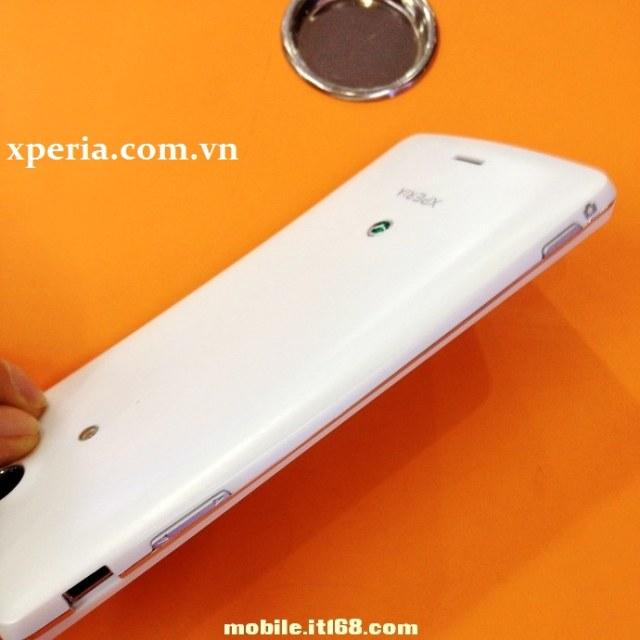 Sony Xperia GX國際版通過FCC認證 實機照曝光 Sony Xperia GX國際版通過FCC認證 實機照曝光