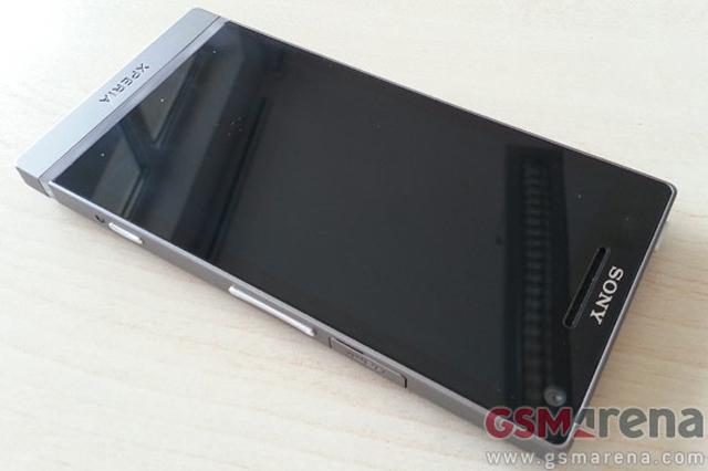 索尼Xperia SL LT26ii現身 配備1.7GHz雙核處理器 索尼Xperia SL LT26ii現身 配備1.7GHz雙核處理器