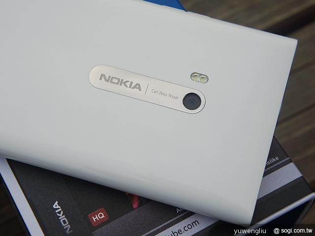 NOKIA Lumia 900 末代WP7機皇的逆襲 NOKIA Lumia 900 末代WP7機皇的逆襲