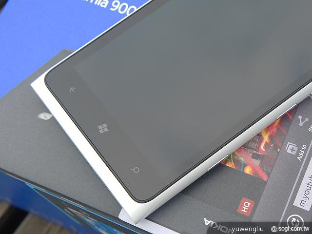 NOKIA Lumia 900 末代WP7機皇的逆襲 NOKIA Lumia 900 末代WP7機皇的逆襲