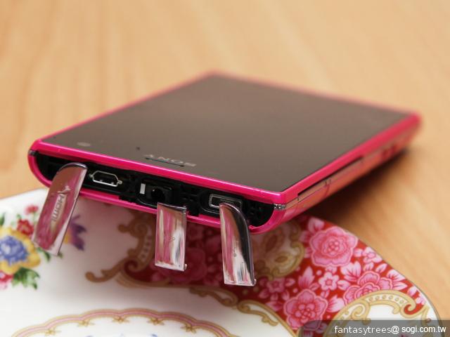 Sony Xperia acro S 高規格防水智慧旗艦 Sony Xperia acro S 高規格防水智慧旗艦