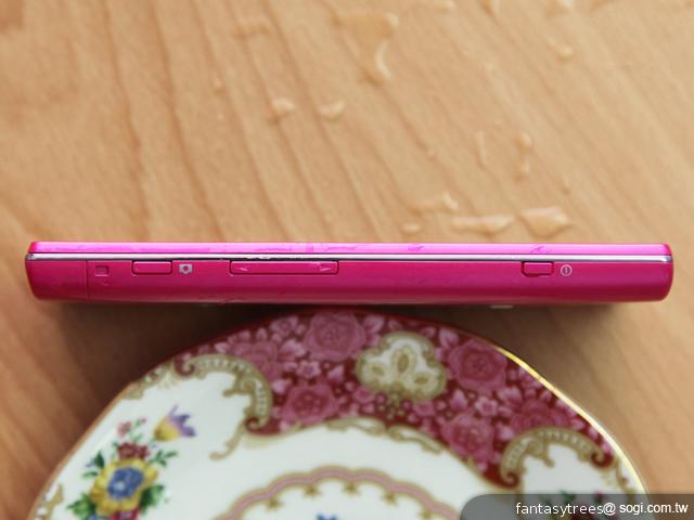 Sony Xperia acro S 高規格防水智慧旗艦 Sony Xperia acro S 高規格防水智慧旗艦