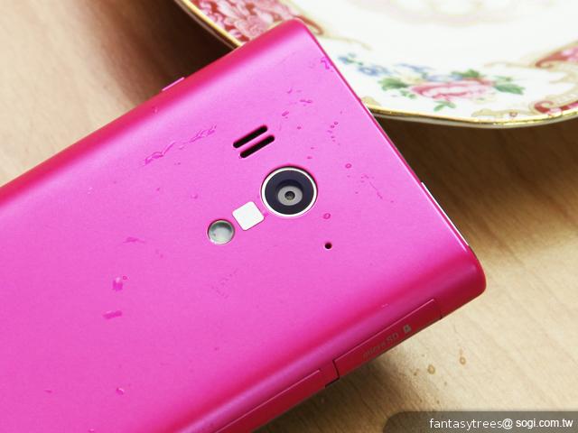 Sony Xperia acro S 高規格防水智慧旗艦 Sony Xperia acro S 高規格防水智慧旗艦