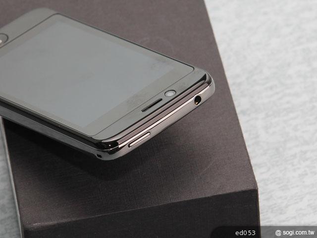 貌似iPhone的安卓雙卡智慧手機 TOOKY A81 貌似iPhone的安卓雙卡智慧手機 TOOKY A81