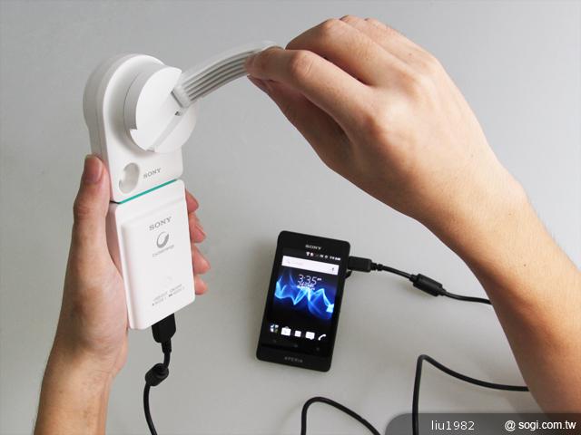 Sony手搖行動電源CP-A2LAKS 充電不求人！