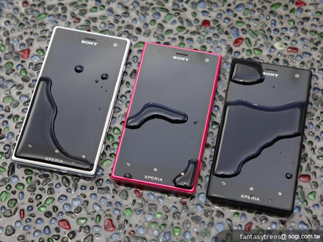 Sony Xperia acro S中華特惠9月開跑 月付2443手機0元 Sony Xperia acro S中華特惠9月開跑 月付2443手機0元