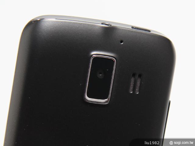 外型小巧的遠傳第3代小精靈 IDEOS Y 200 外型小巧的遠傳第3代小精靈 IDEOS Y 200