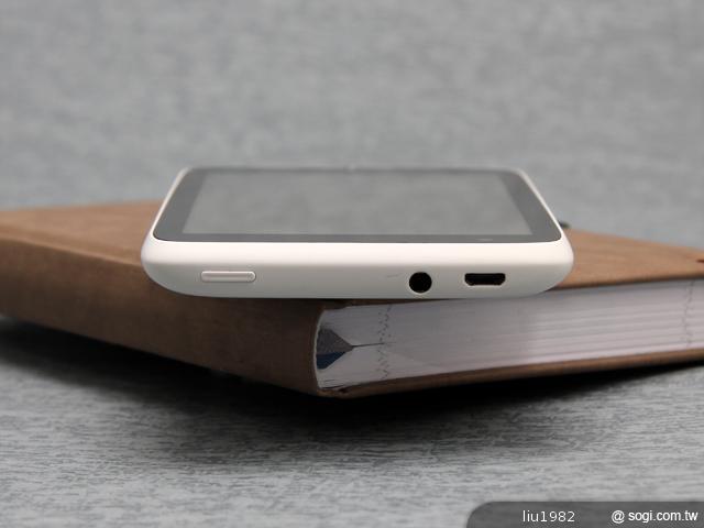 5吋雙卡、雙核心智慧手機首選 Sharp SH530U 5吋雙卡、雙核心智慧手機首選 Sharp SH530U