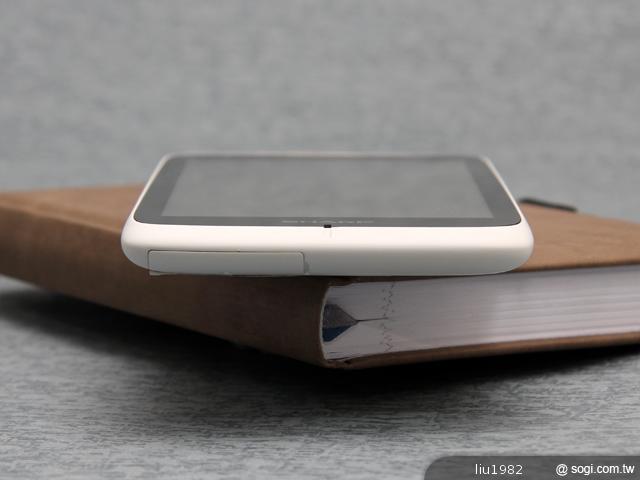 5吋雙卡、雙核心智慧手機首選 Sharp SH530U 5吋雙卡、雙核心智慧手機首選 Sharp SH530U