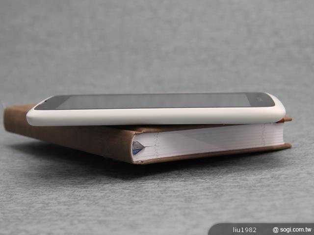 5吋雙卡、雙核心智慧手機首選 Sharp SH530U