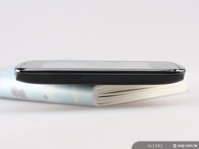 外型小巧的遠傳第3代小精靈 IDEOS Y 200 外型小巧的遠傳第3代小精靈 IDEOS Y 200