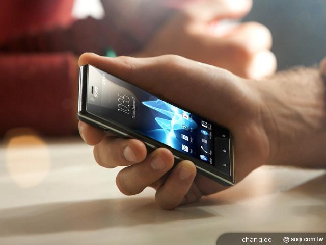 索尼新機齊發 推Xperia TX、T、V、J與Tablet S【IFA 2012】 索尼新機齊發 推Xperia TX、T、V、J與Tablet S【IFA 2012】