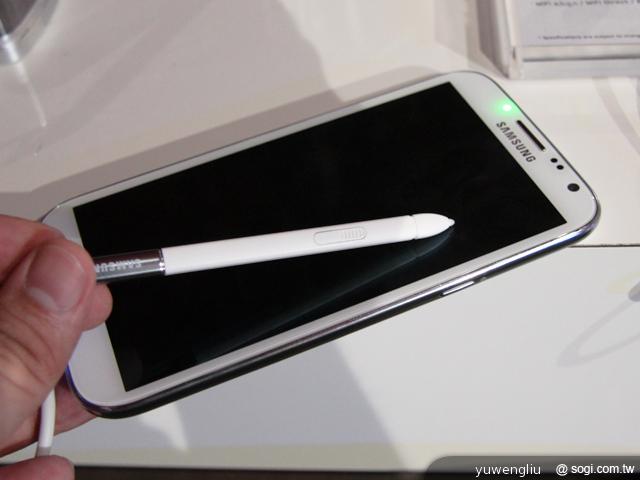 三星GALAXY Note 2跨界旗艦10月登台 功能搶先測【IFA 2012】 三星GALAXY Note 2跨界旗艦10月登台 功能搶先測【IFA 2012】