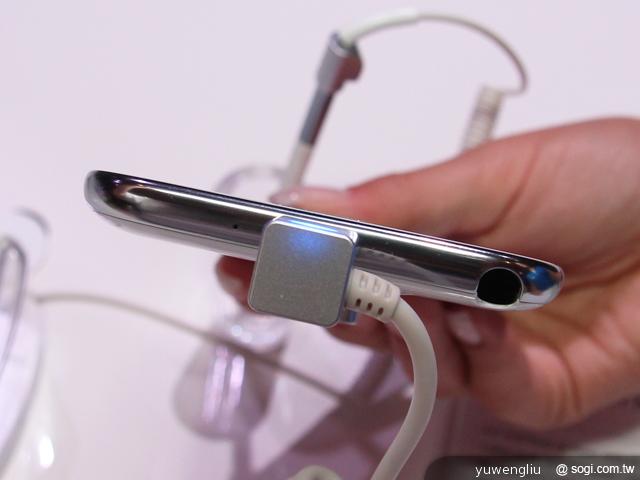 三星GALAXY Note 2跨界旗艦10月登台 功能搶先測【IFA 2012】 三星GALAXY Note 2跨界旗艦10月登台 功能搶先測【IFA 2012】