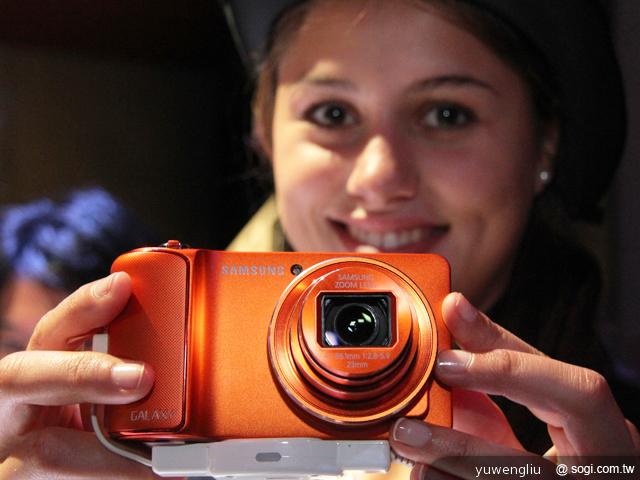 三星安卓相機GALAXY Camera德國實測【IFA 2012】 三星安卓相機GALAXY Camera德國實測【IFA 2012】