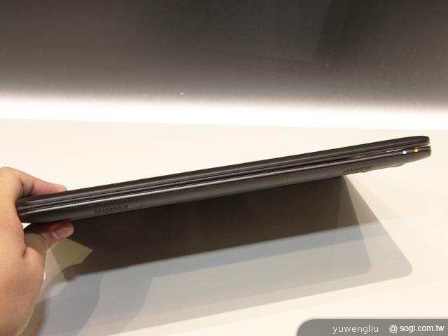 東芝推Win8滑蓋靓品U920t與安桌平板AT300、AT270【IFA 2012】 東芝推Win8滑蓋靓品U920t與安桌平板AT300、AT270【IFA 2012】