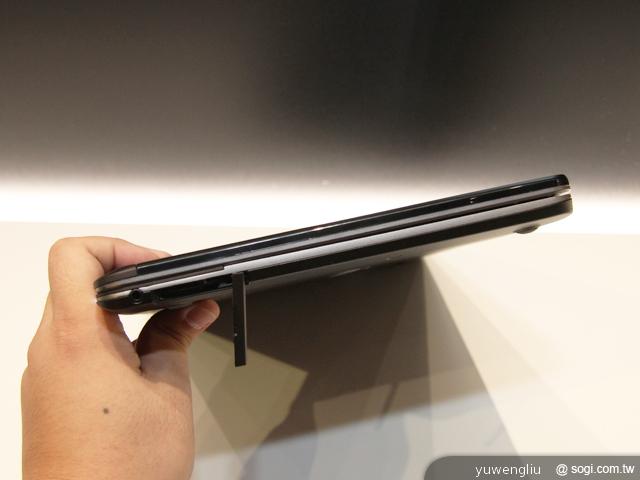 東芝推Win8滑蓋靓品U920t與安桌平板AT300、AT270【IFA 2012】 東芝推Win8滑蓋靓品U920t與安桌平板AT300、AT270【IFA 2012】