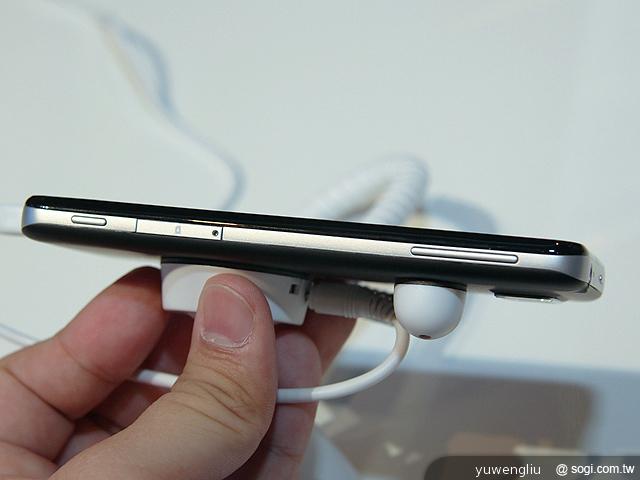 英特爾展示多款自家處理器手機 ZTE Grand X IN初登場【IFA 2012】 英特爾展示多款自家處理器手機 ZTE Grand X IN初登場【IFA 2012】