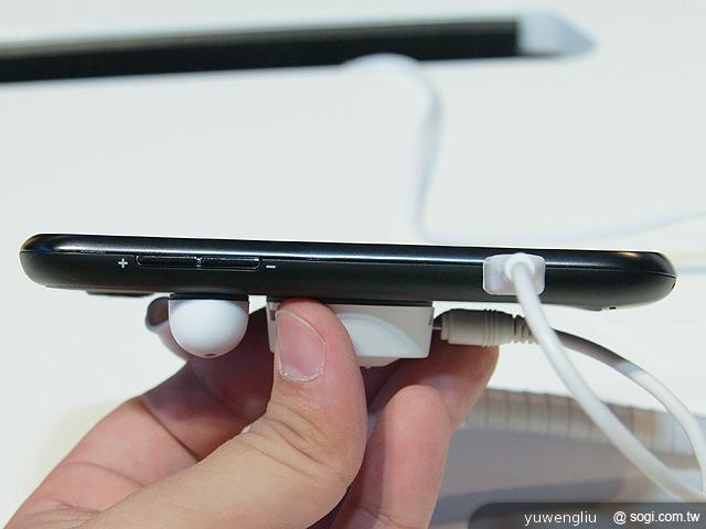 英特爾展示多款自家處理器手機 ZTE Grand X IN初登場【IFA 2012】 英特爾展示多款自家處理器手機 ZTE Grand X IN初登場【IFA 2012】