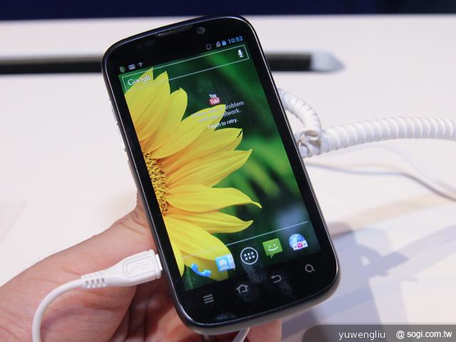 英特爾展示多款自家處理器手機 ZTE Grand X IN初登場【IFA 2012】 英特爾展示多款自家處理器手機 ZTE Grand X IN初登場【IFA 2012】