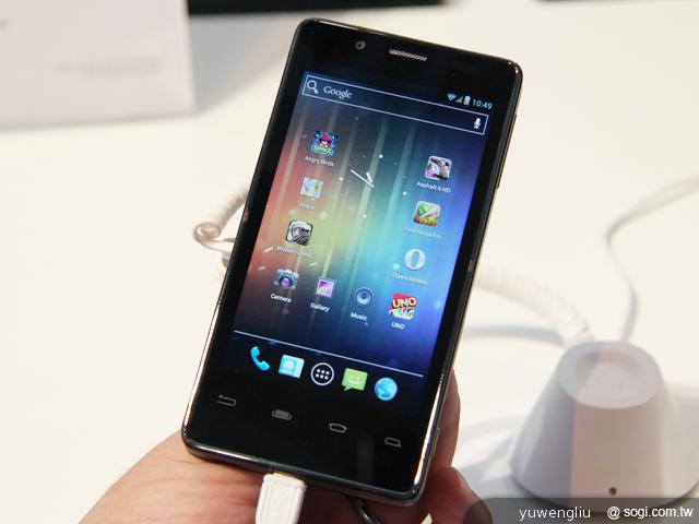 英特爾展示多款自家處理器手機 ZTE Grand X IN初登場【IFA 2012】 英特爾展示多款自家處理器手機 ZTE Grand X IN初登場【IFA 2012】
