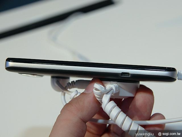 英特爾展示多款自家處理器手機 ZTE Grand X IN初登場【IFA 2012】 英特爾展示多款自家處理器手機 ZTE Grand X IN初登場【IFA 2012】