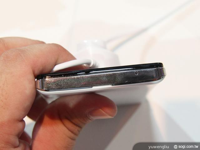 Sony手機、平板新機齊發 Xperia TX 十月登台【IFA 2012】 Sony手機、平板新機齊發 Xperia TX 十月登台【IFA 2012】