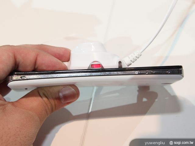 Sony手機、平板新機齊發 Xperia TX 十月登台【IFA 2012】 Sony手機、平板新機齊發 Xperia TX 十月登台【IFA 2012】