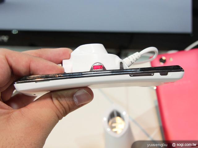 Sony手機、平板新機齊發 Xperia TX 十月登台【IFA 2012】 Sony手機、平板新機齊發 Xperia TX 十月登台【IFA 2012】