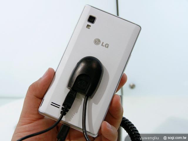 4.7吋中階新秀LG Optimus L9 德國實測【IFA 2012】 4.7吋中階新秀LG Optimus L9 德國實測【IFA 2012】