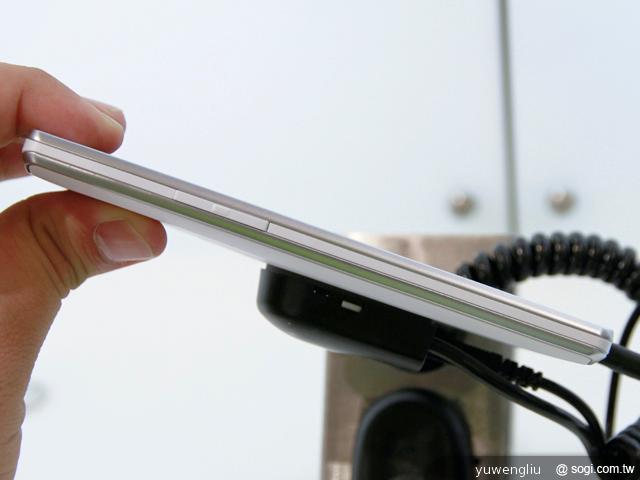 4.7吋中階新秀LG Optimus L9 德國實測【IFA 2012】 4.7吋中階新秀LG Optimus L9 德國實測【IFA 2012】