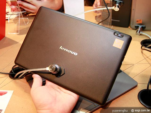 聯想展出IdeaTab安卓平板新品、Win8筆電Yoga【IFA 2012】 聯想展出IdeaTab安卓平板新品、Win8筆電Yoga【IFA 2012】