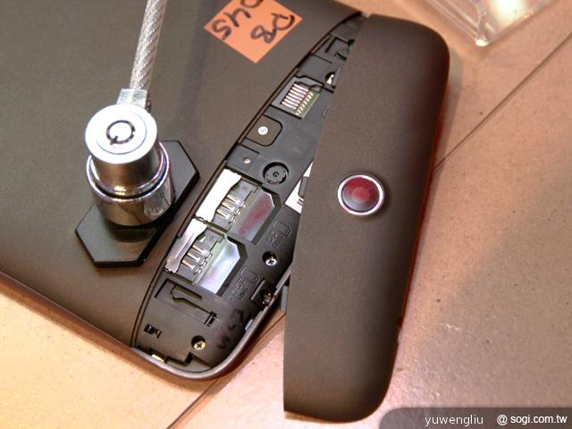 聯想展出IdeaTab安卓平板新品、Win8筆電Yoga【IFA 2012】 聯想展出IdeaTab安卓平板新品、Win8筆電Yoga【IFA 2012】