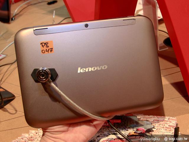 聯想展出IdeaTab安卓平板新品、Win8筆電Yoga【IFA 2012】 聯想展出IdeaTab安卓平板新品、Win8筆電Yoga【IFA 2012】