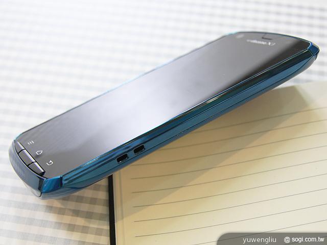 Fujitsu ARROWS X F-10D疾速四核防水智慧機 Fujitsu ARROWS X F-10D疾速四核防水智慧機