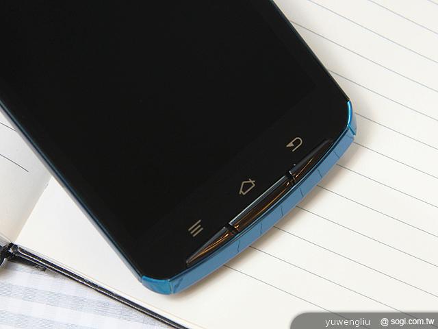 Fujitsu ARROWS X F-10D疾速四核防水智慧機 Fujitsu ARROWS X F-10D疾速四核防水智慧機