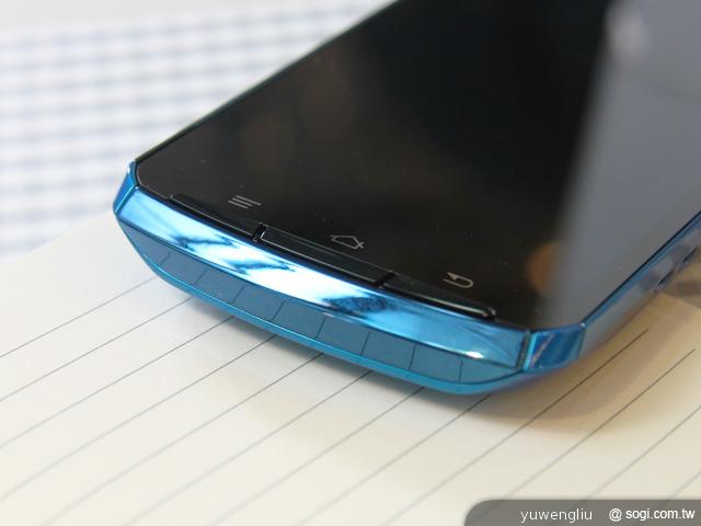 Fujitsu ARROWS X F-10D疾速四核防水智慧機 Fujitsu ARROWS X F-10D疾速四核防水智慧機