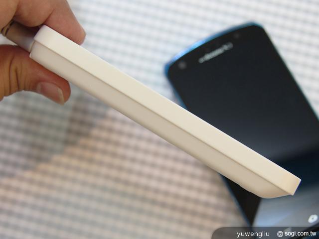 Fujitsu ARROWS X F-10D疾速四核防水智慧機 Fujitsu ARROWS X F-10D疾速四核防水智慧機