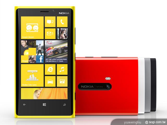 諾基亞Lumia 920、820微軟新機發表 年底前上市 諾基亞Lumia 920、820微軟新機發表 年底前上市