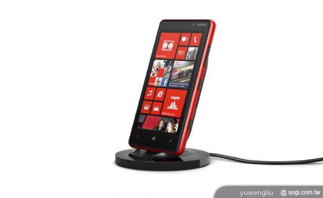 諾基亞Lumia 920、820微軟新機發表 年底前上市 諾基亞Lumia 920、820微軟新機發表 年底前上市