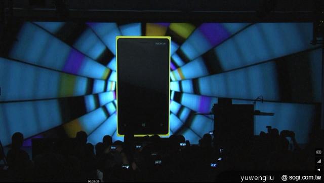 諾基亞Lumia 920、820微軟新機發表 年底前上市 諾基亞Lumia 920、820微軟新機發表 年底前上市