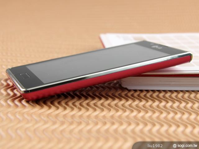 LG Optimus L7粉紅新色 亮麗登場 LG Optimus L7粉紅新色 亮麗登場