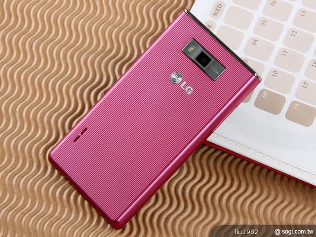 LG Optimus L7粉紅新色 亮麗登場 LG Optimus L7粉紅新色 亮麗登場