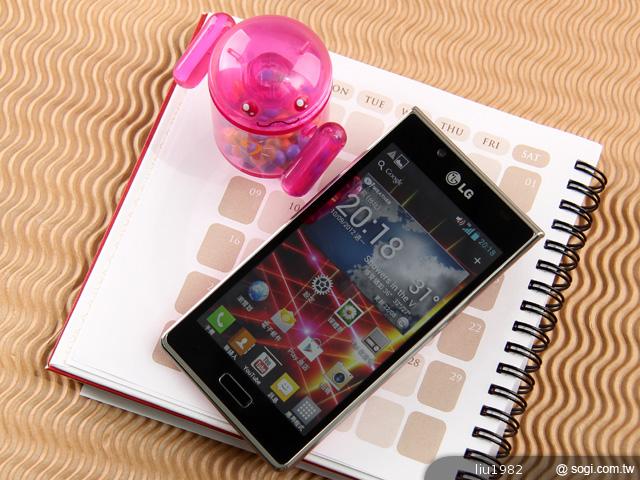 LG Optimus L7粉紅新色 亮麗登場 LG Optimus L7粉紅新色 亮麗登場