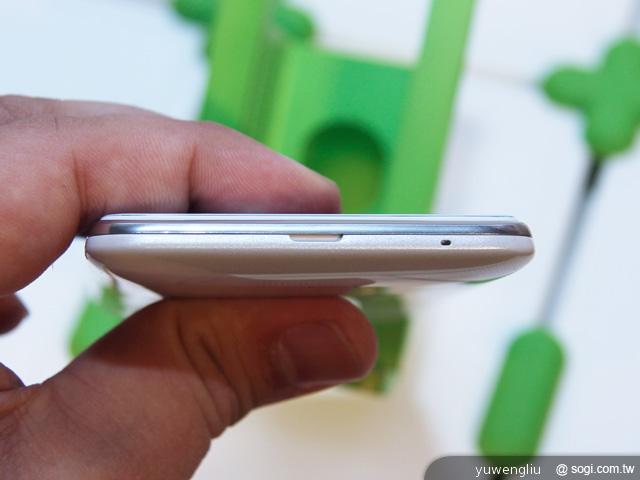 日本人氣機種HTC J登台 空機16900 乃木坂46代言 日本人氣機種HTC J登台 空機16900 乃木坂46代言